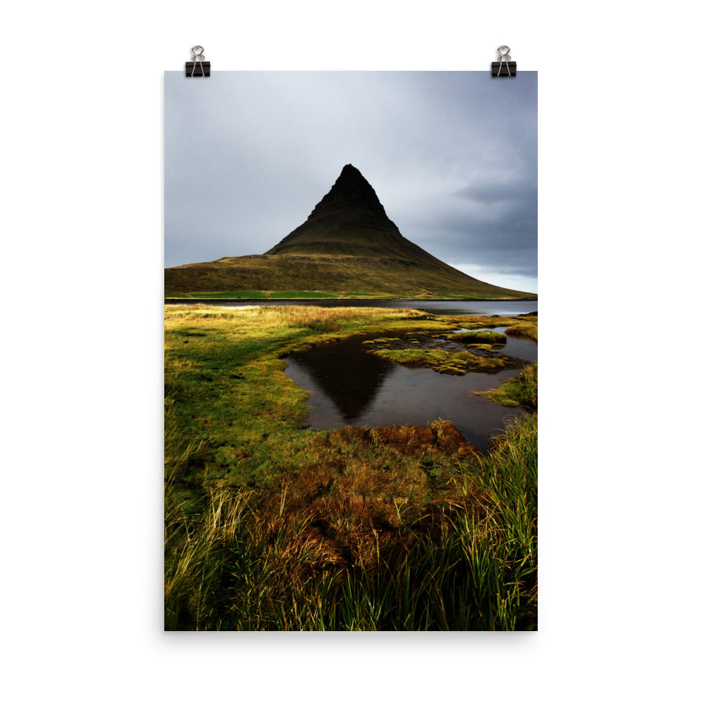 symmetry | icelanders see the point in everything.